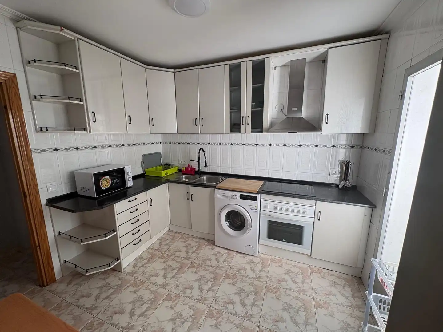 Cocina de Piso para compartir en Plasencia con Aire acondicionado, Amueblado y Balcón