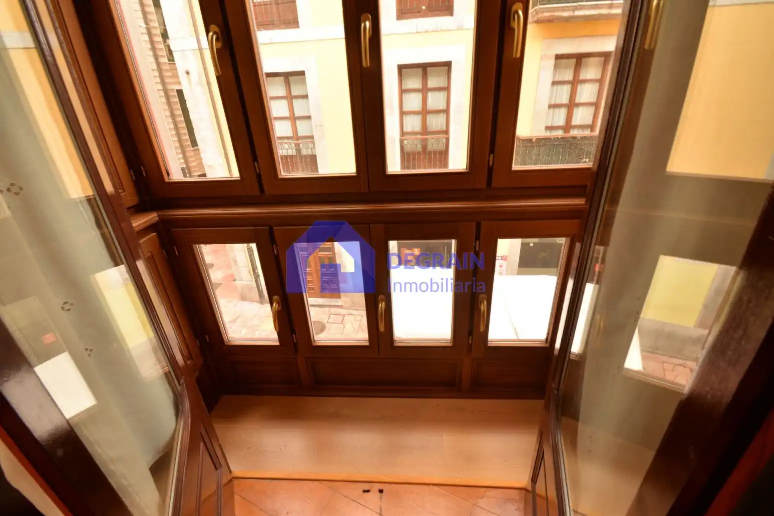 Piso en venta en Oviedo  con Parquet, Terraza y Trastero