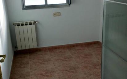 Bedroom of Flat for sale in  Madrid Capital