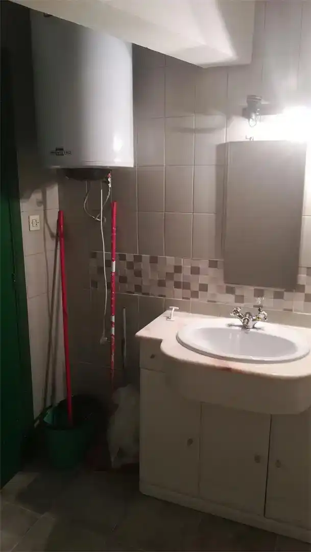 Badezimmer von Büro zum Verkauf in Bilbao 