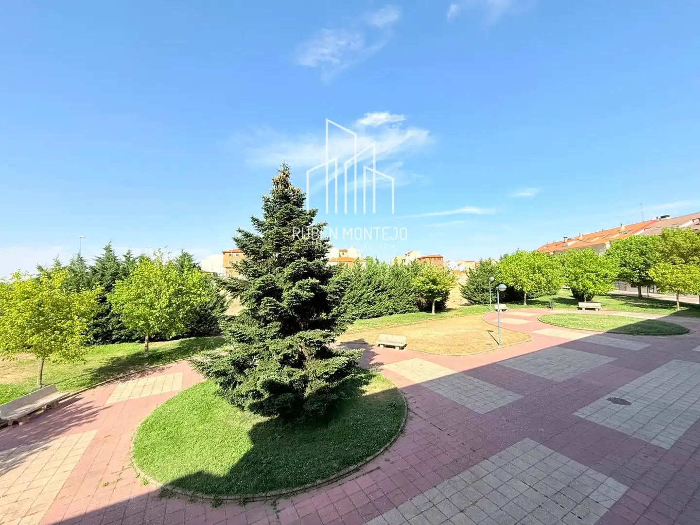 Vista exterior de Pis de lloguer en Salamanca amb Calefacció, Terrassa i Moblat
