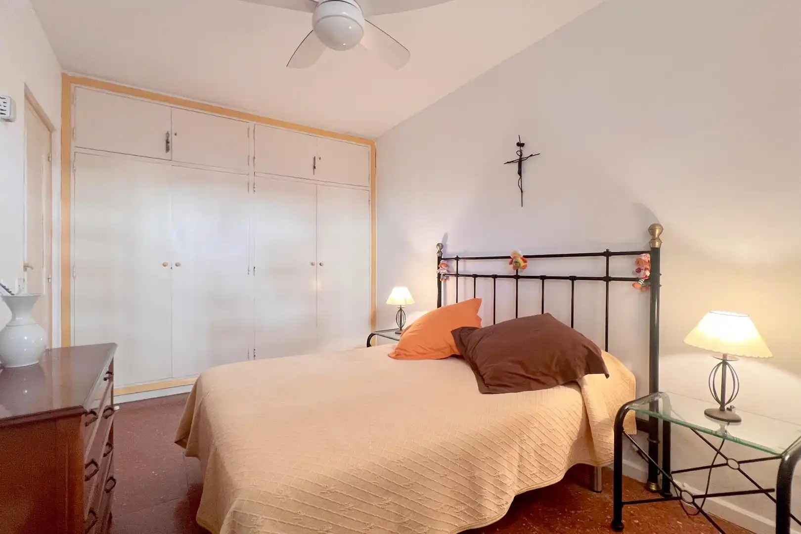 Piso en venta en Calle CIUDAD DE PORCUNA, La Carihuela - Los Nidos