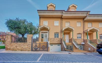 Vista exterior de Casa o xalet en venda en Berrioplano / Berriobeiti amb Calefacció, Parquet i Terrassa