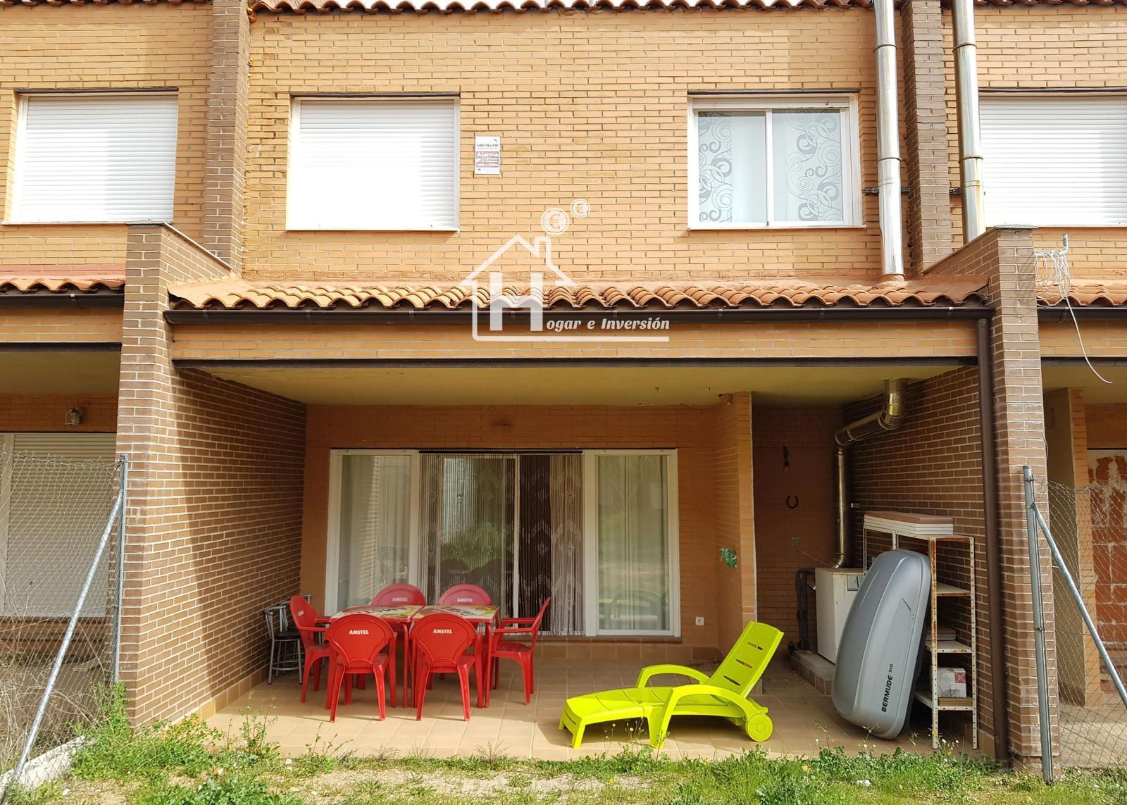 Terrassa de Casa adosada en venda en Yebes amb Calefacció, Jardí privat i Moblat