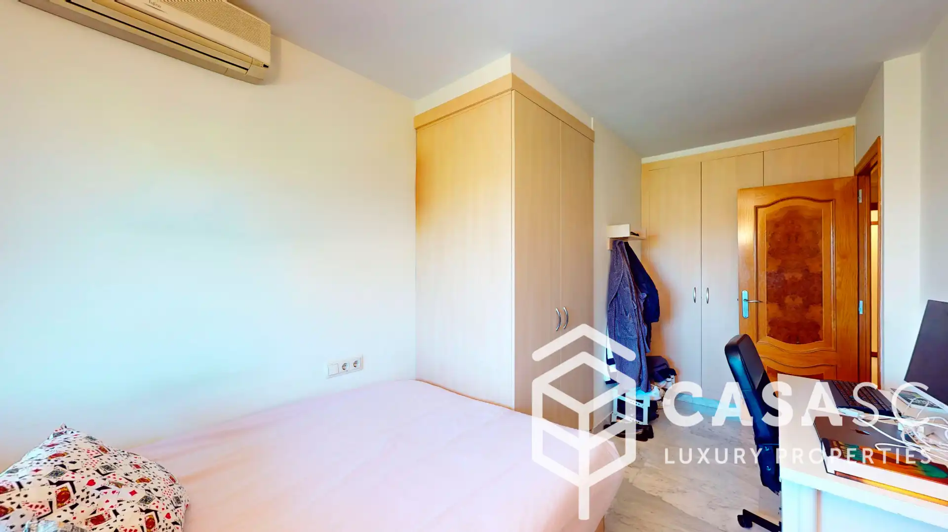 Bedroom of Attic for sale in Sant Cugat del Vallès  with Air Conditioner, Heating and Parquet flooring