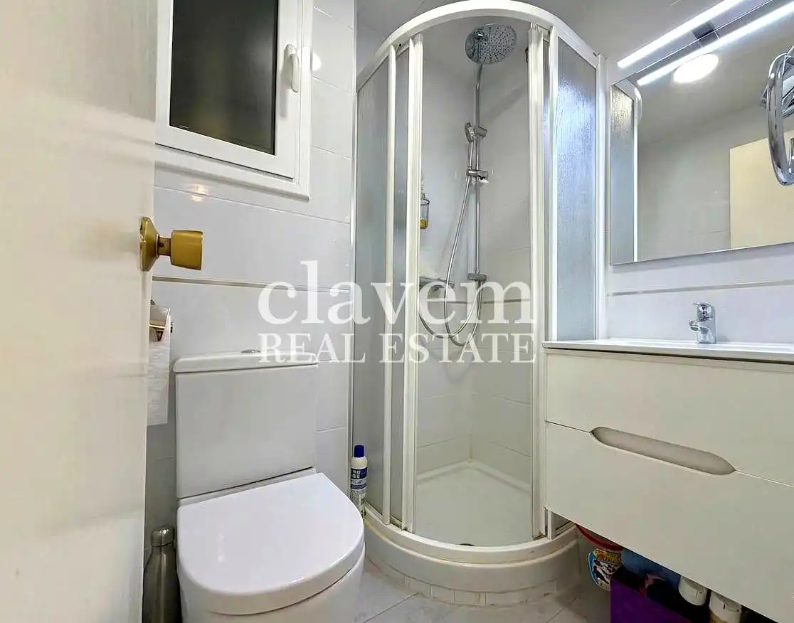 Baño de Piso en venta en Barcelona con Aire acondicionado, Amueblado y Balcón