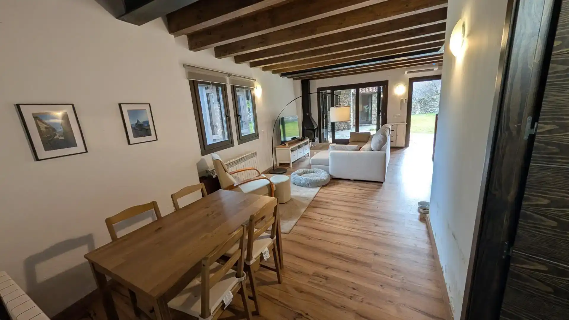 Wohnzimmer von Wohnung zur Miete in Cava mit Klimaanlage, Privatgarten und Parkett