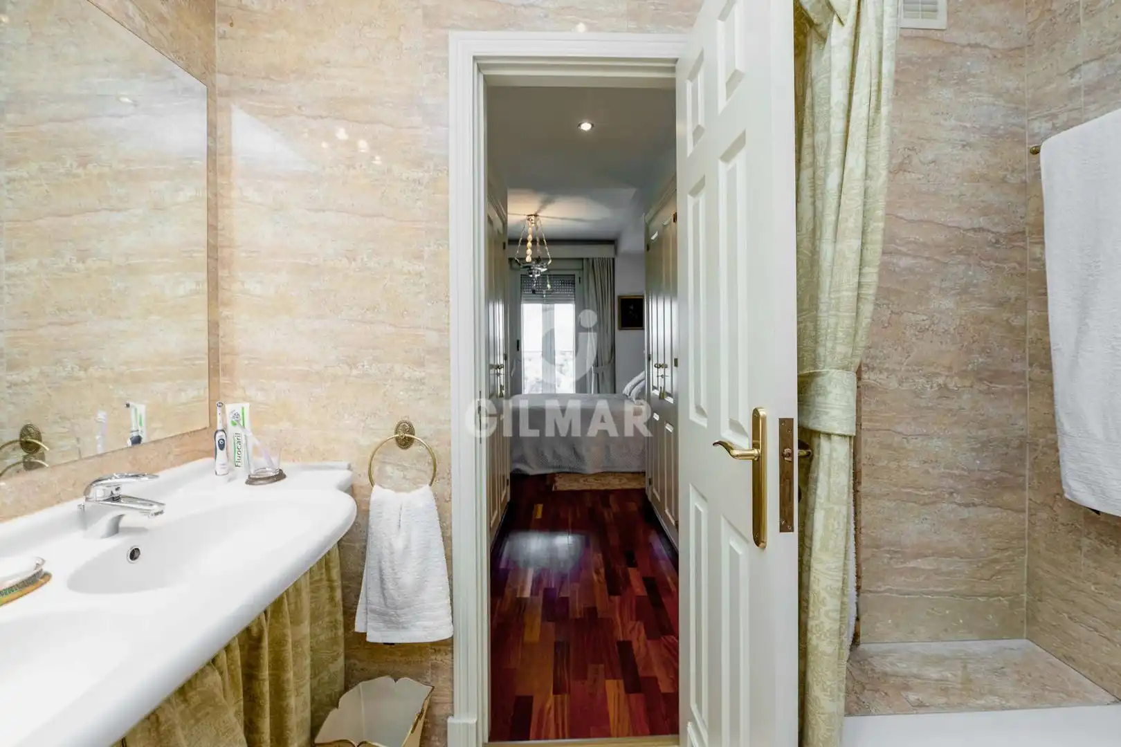 Bathroom of Flat for sale in Sevilla  with Heating, Private garden and Storage room