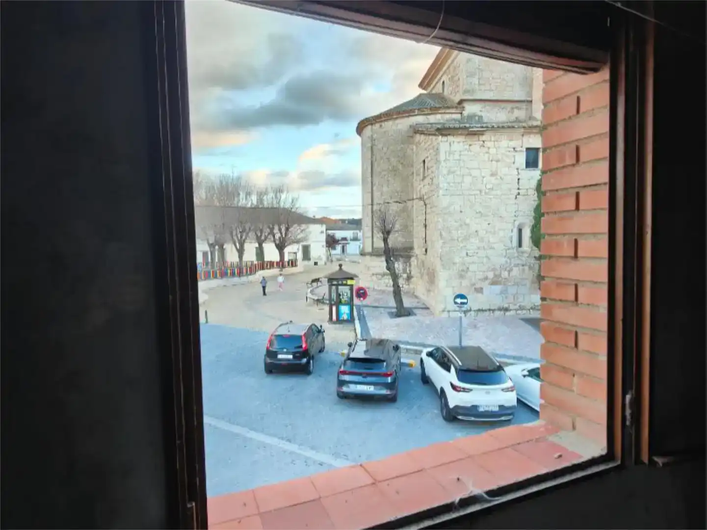 Aparcament de Casa adosada en venda en Torres de la Alameda amb Balcó