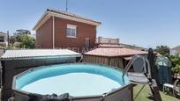 Piscina de Casa o xalet en venda en Cunit amb Calefacció, Jardí privat i Terrassa