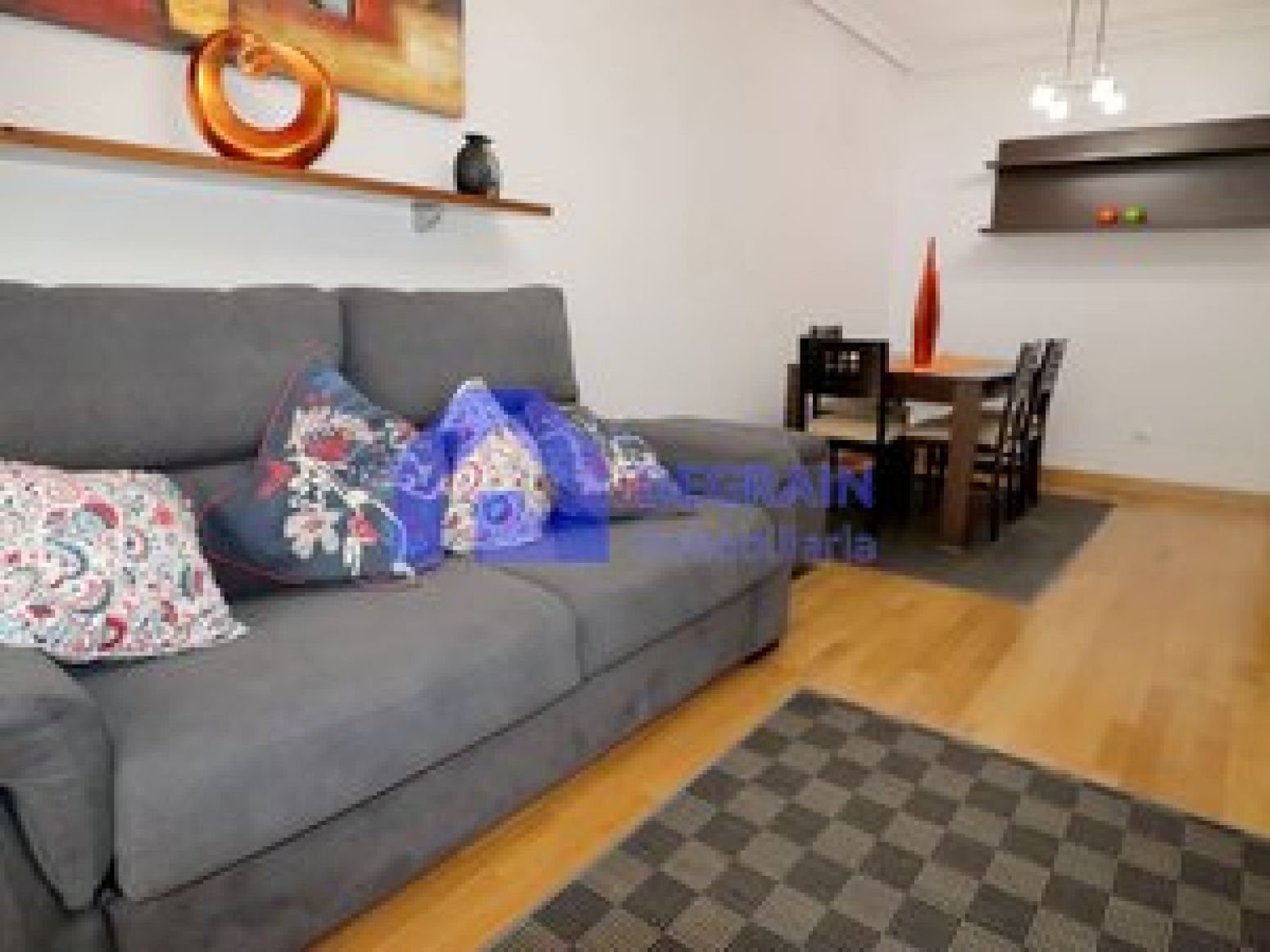 Sala d'estar de Pis en venda en Oviedo  amb Calefacció i Traster