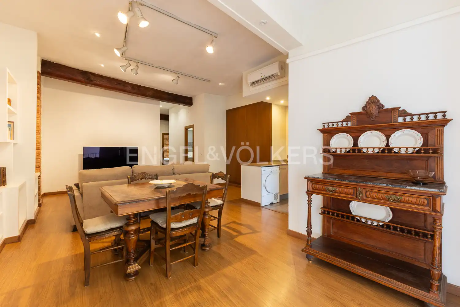 Exterior view of Flat for rent in Valencia  with Air Conditioner, Heating and Furnished