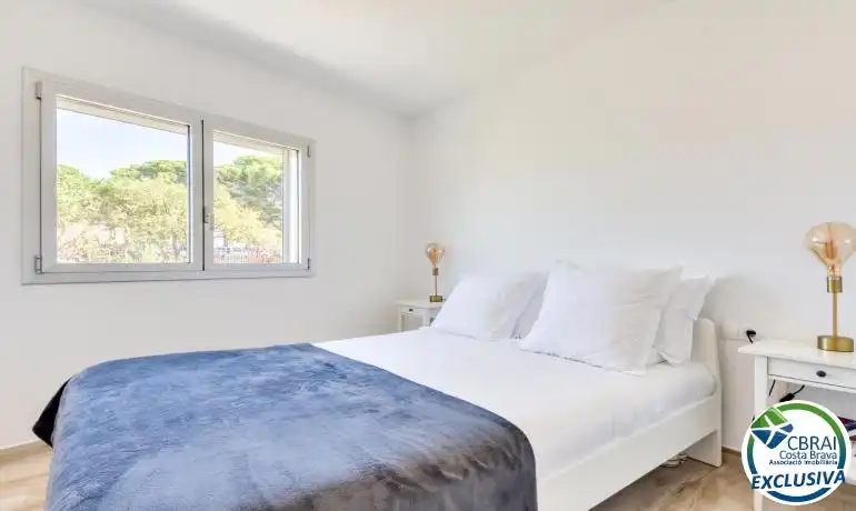 Dormitori de Apartament en venda en Roses