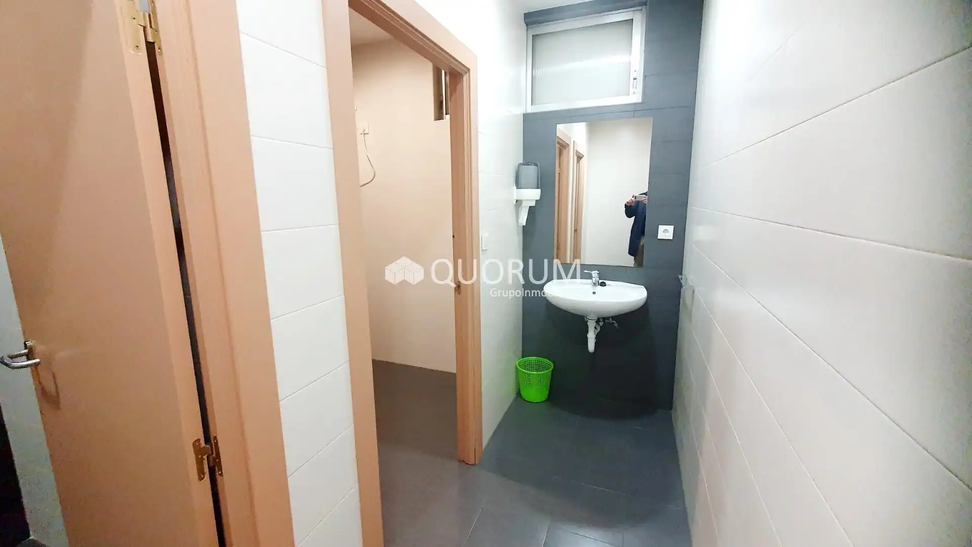 Baño de Oficina de alquiler en Basauri 