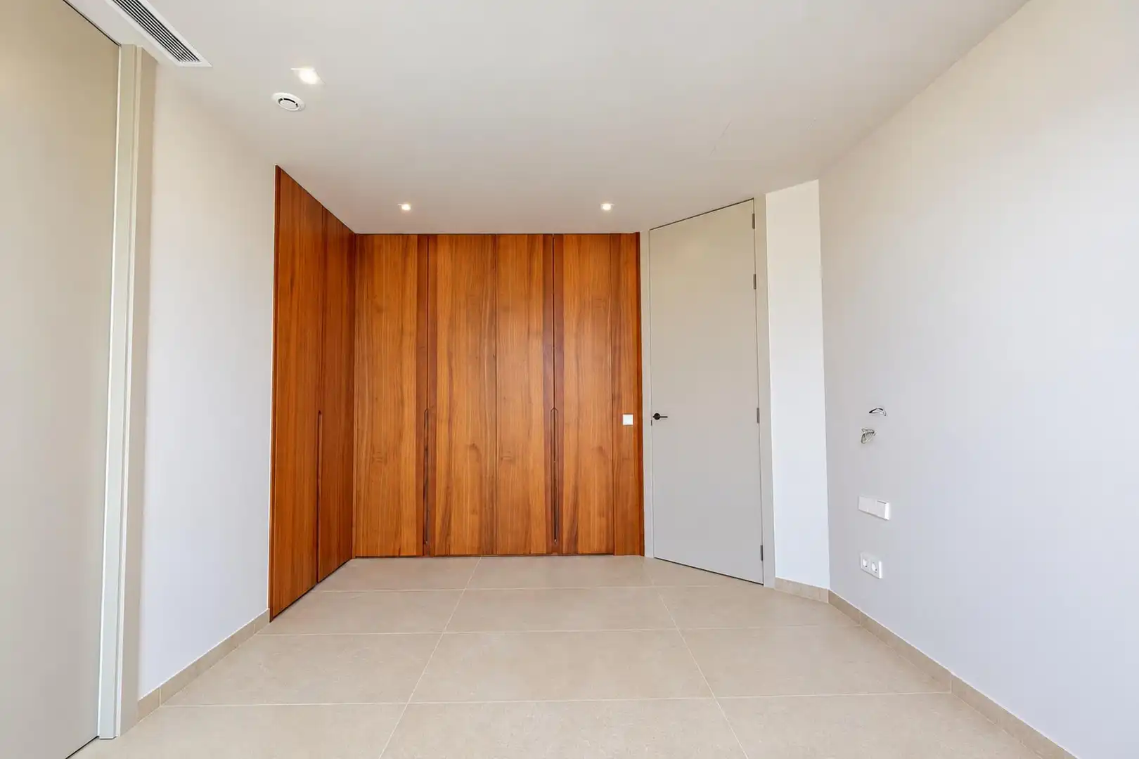 Chalet con piscina en venta en Marisol Park - Ortembach - Los Almendros, imagen 33