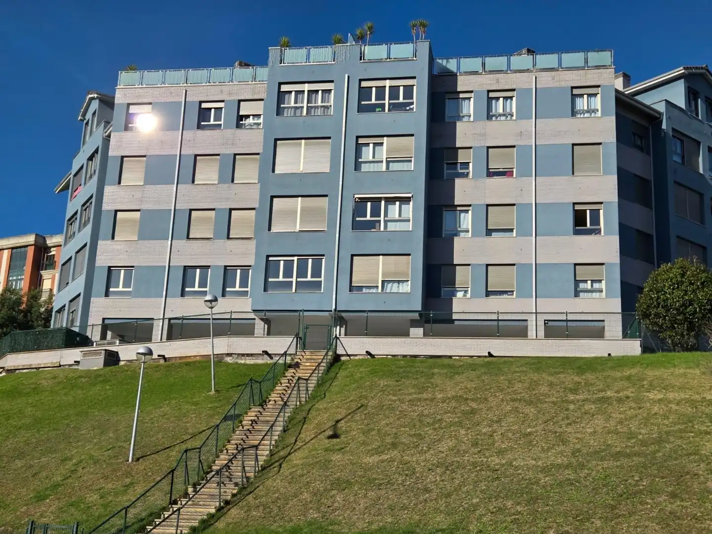 Außenansicht von Wohnung zum Verkauf in Santander mit Heizung, Privatgarten und Parkett