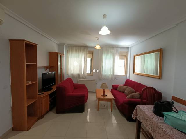 Piso en Alquiler en Calle Diego María Crehuet en Casco Antiguo