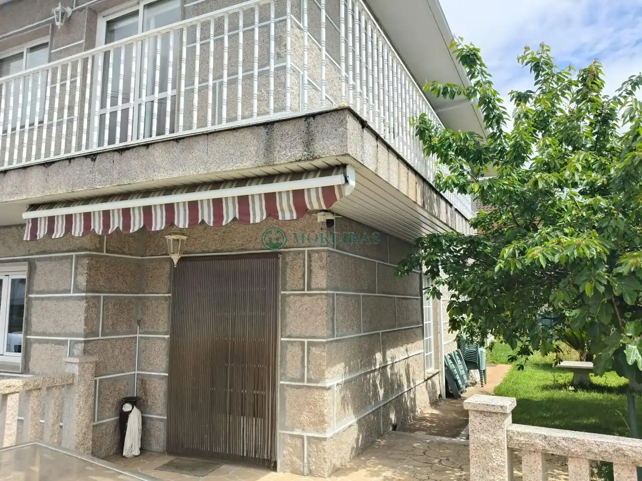 Vista exterior de Casa adosada en venta en O Pereiro de Aguiar  con Calefacción, Jardín privado y Terraza
