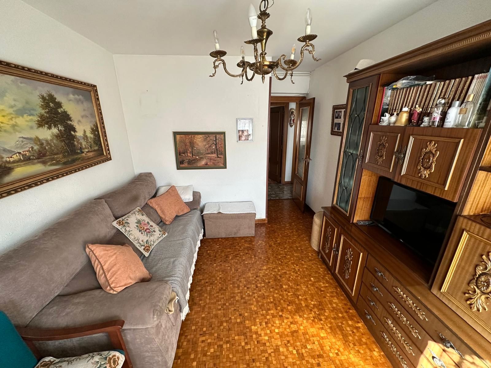 Sala d'estar de Pis en venda en Burgos Capital amb Calefacció, Terrassa i Moblat