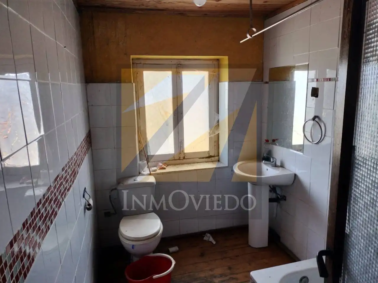Bany de Casa o xalet en venda en Nava