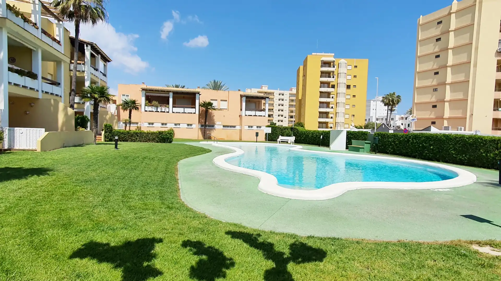 Piscina de Apartamento de alquiler en Xeraco con Terraza, Amueblado y Horno