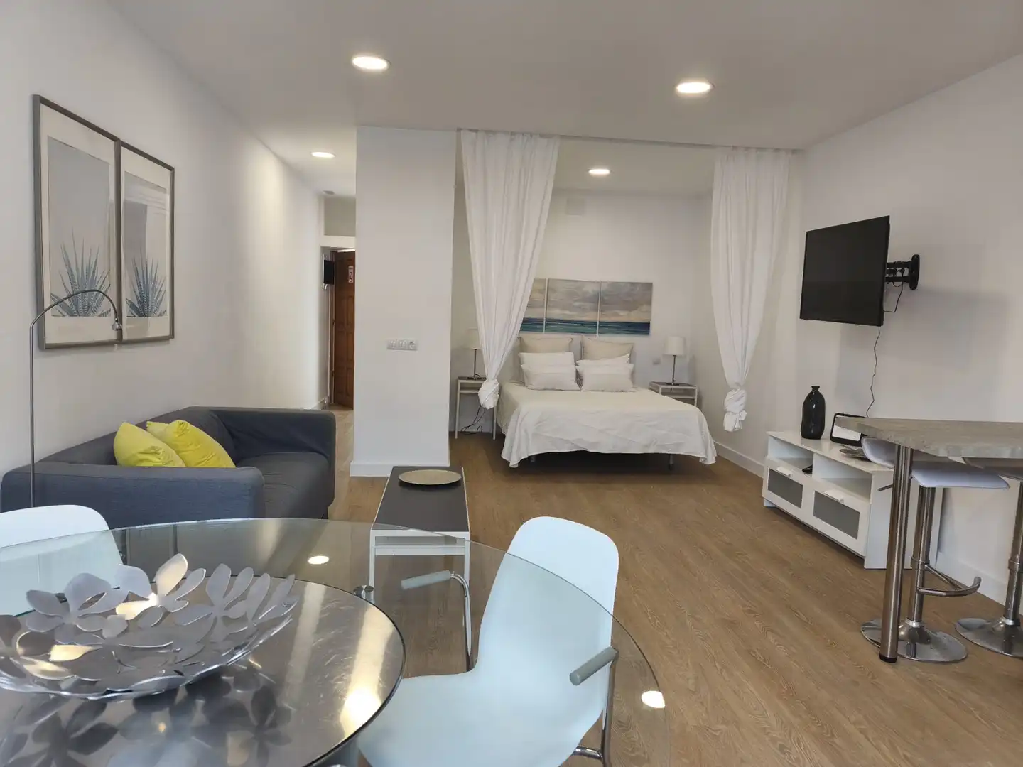 Dormitori de Estudi de lloguer en Las Palmas de Gran Canaria amb Parquet, Moblat i Rentadora