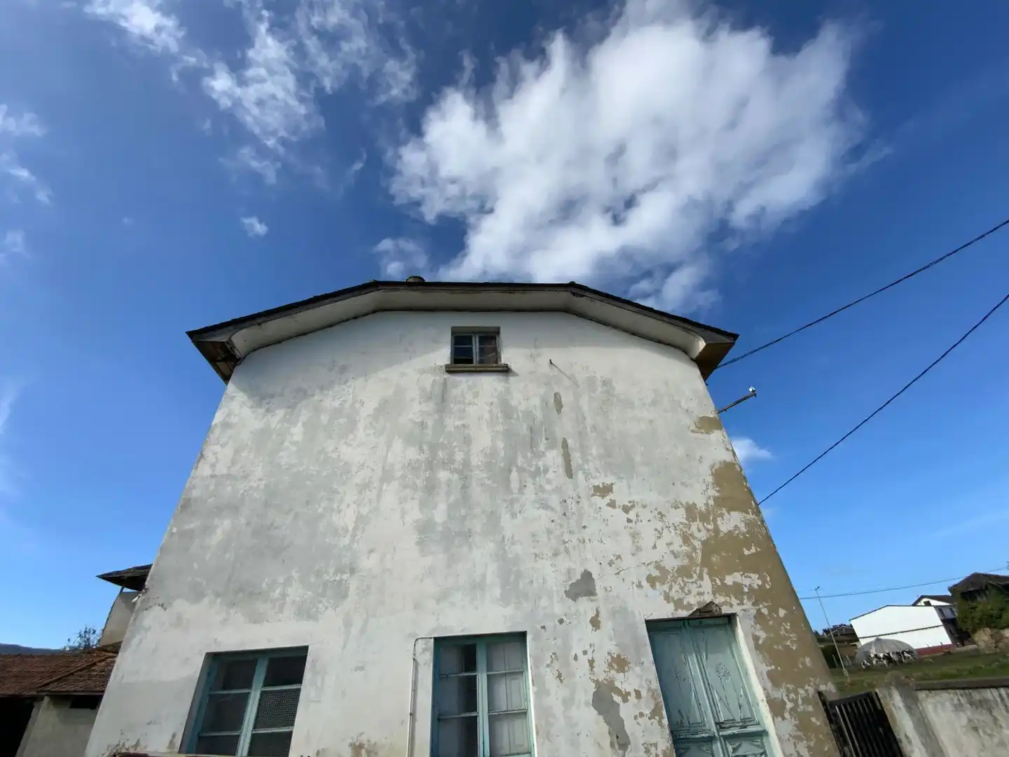 Vista exterior de Casa o xalet en venda en Valdés - Luarca amb Terrassa i Piscina