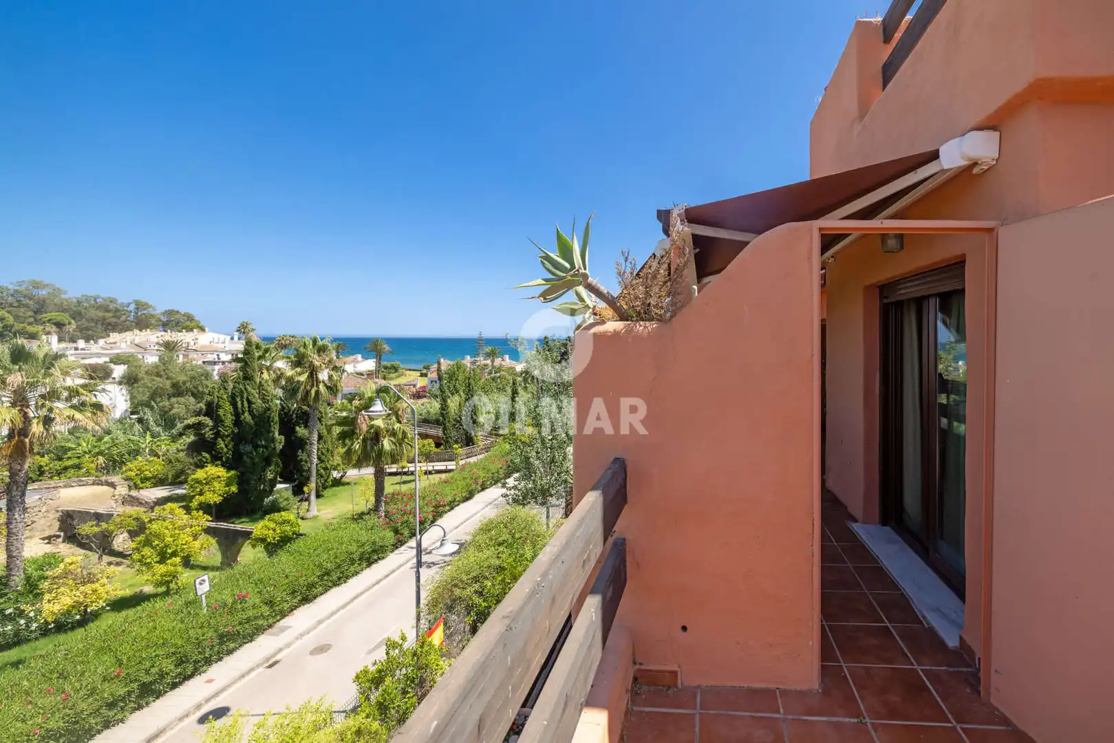 Vista exterior de Àtic en venda en Estepona amb Calefacció, Traster i Balcó