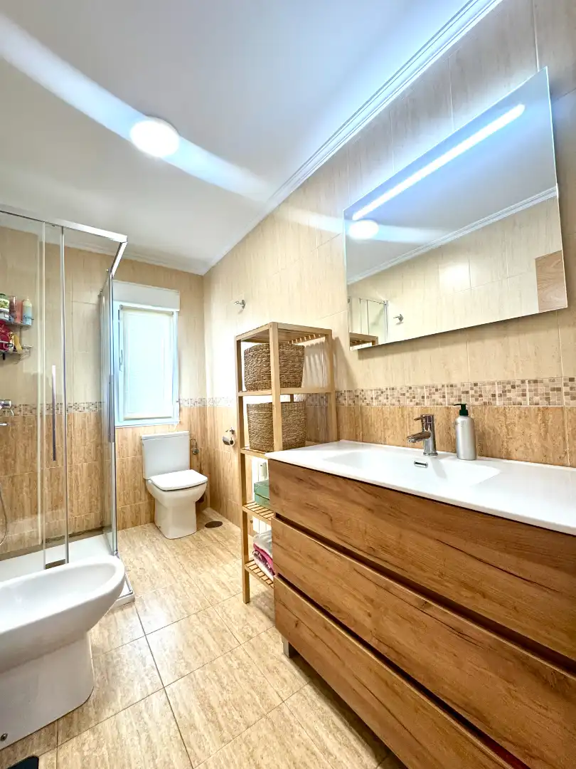 Baño de Piso en venta en Gijón  con Calefacción, Parquet y Horno