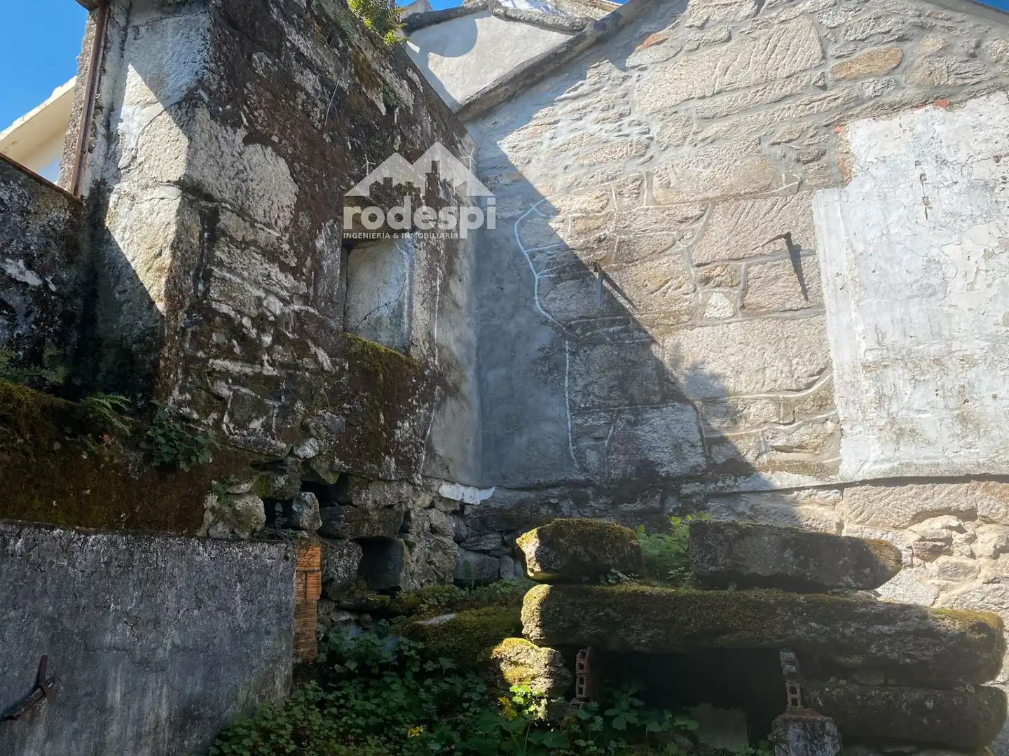 Vista exterior de Casa adosada en venta en Melón