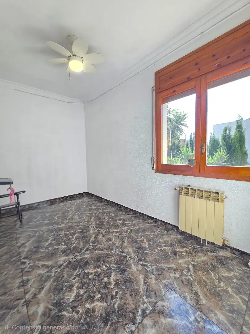 Dormitori de Casa o xalet en venda en Cerdanyola del Vallès amb Jardí privat i Terrassa