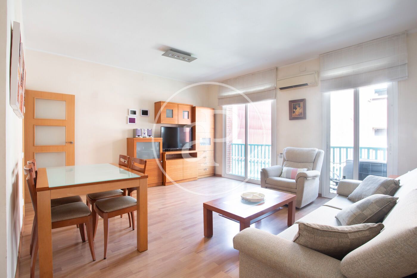 Exterior view of Flat for sale in  Barcelona Capital  with Air Conditioner, Heating and Furnished