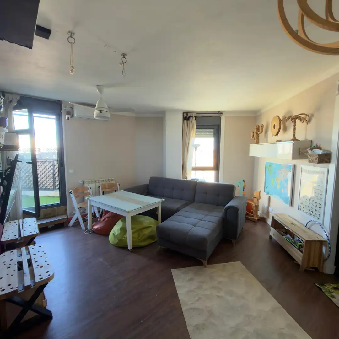 Sala d'estar de Pis en venda en Torrejón de Ardoz amb Aire condicionat, Calefacció i Jardí privat