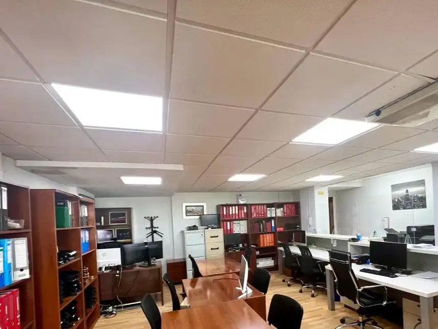 Bureau avec ascenseur à louer à Benito mas y Prat 3, imagen 3