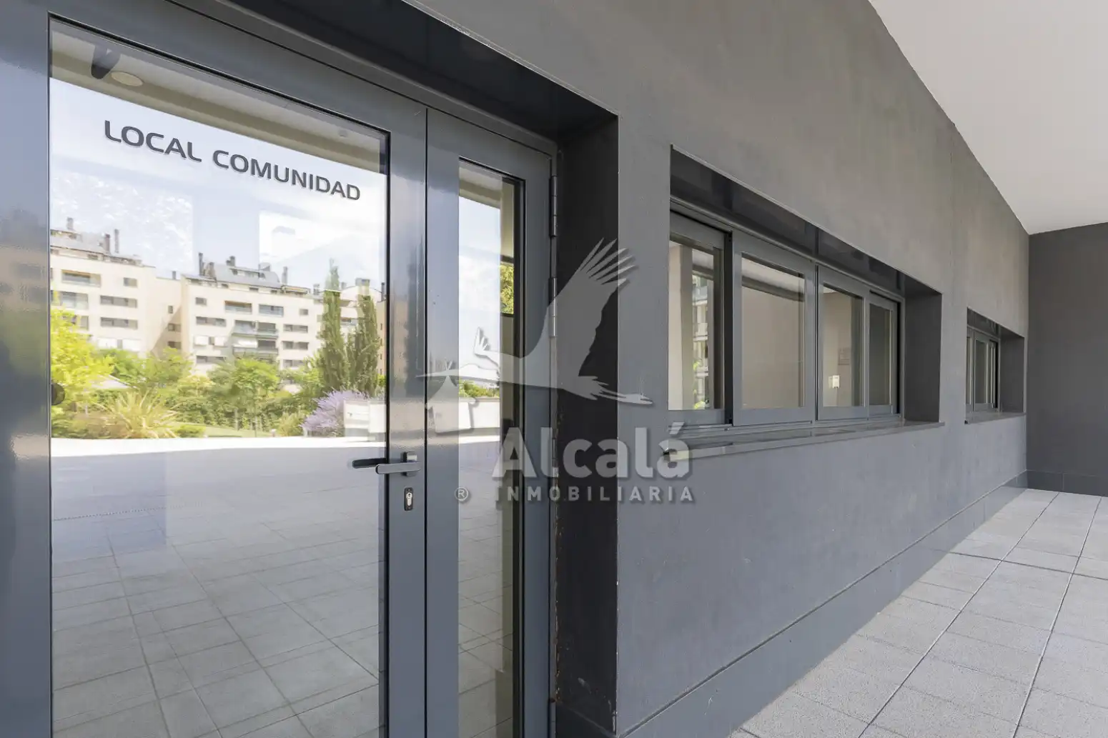 Vista exterior de Àtic en venda en Rivas-Vaciamadrid amb Aire condicionat, Calefacció i Jardí privat