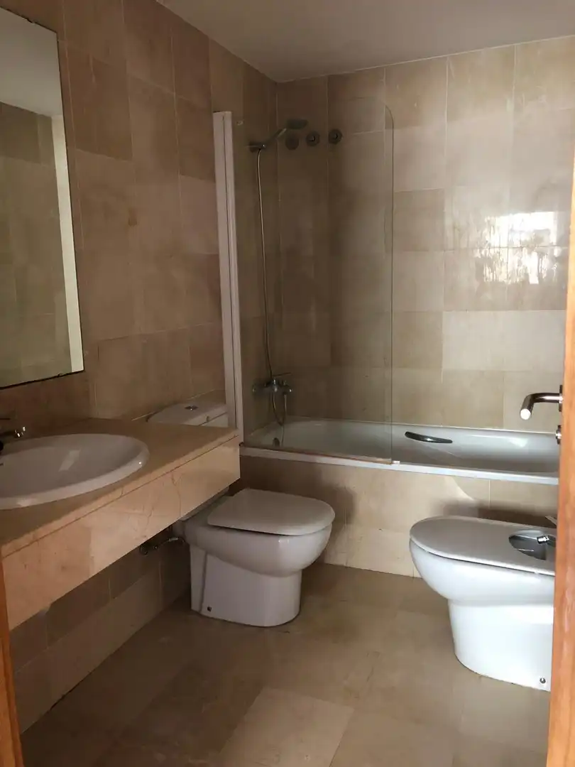 Bathroom of Flat for sale in Sant Cugat del Vallès  with Heating, Parquet flooring and Swimming Pool