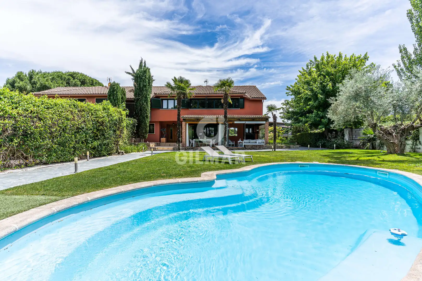 Jardí de Casa adosada en venda en Boadilla del Monte amb Calefacció, Jardí privat i Piscina