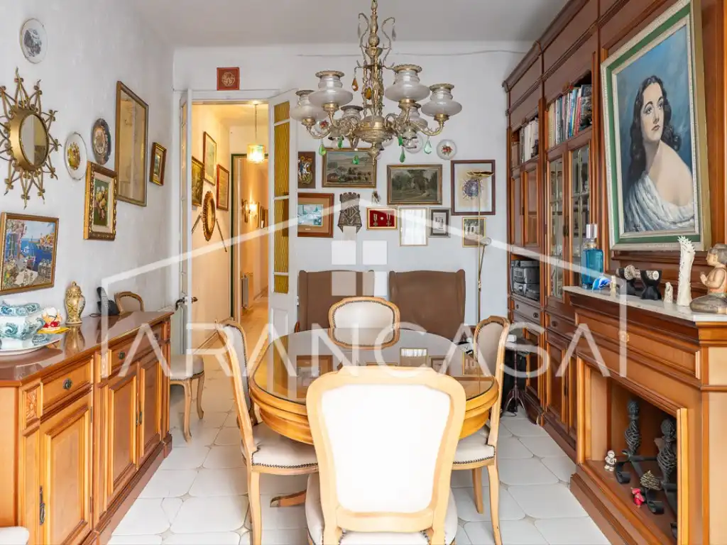 Menjador de Apartament en venda en Barcelona