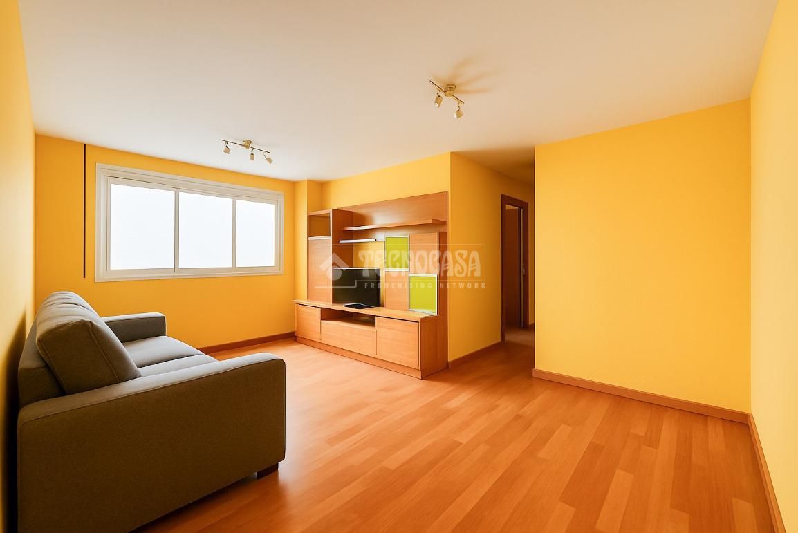 Sala d'estar de Pis en venda en  Santa Cruz de Tenerife Capital amb Parquet, Moblat i Balcó