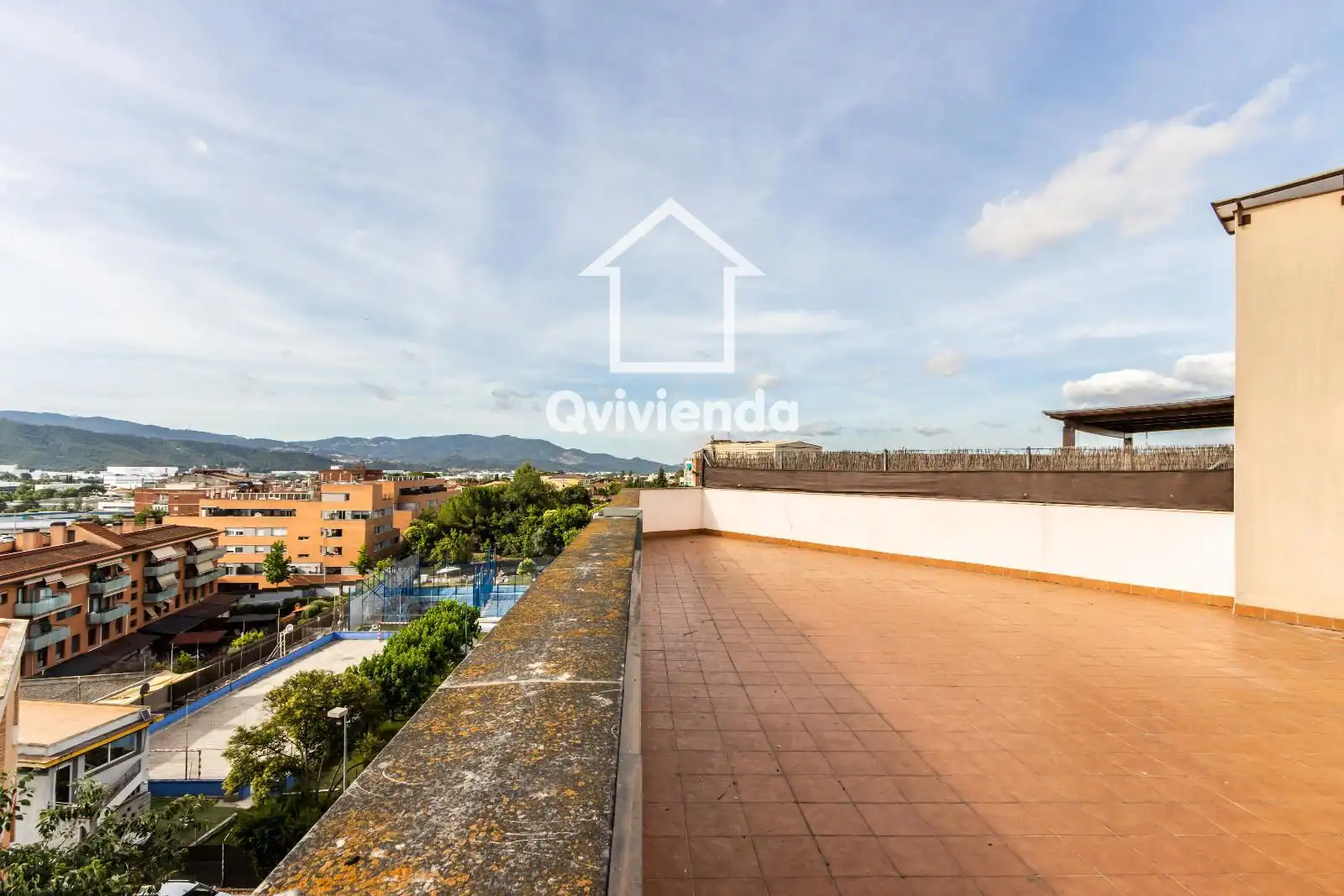 Außenansicht von Maisonette zum Verkauf in Parets del Vallès mit Klimaanlage, Heizung und Terrasse