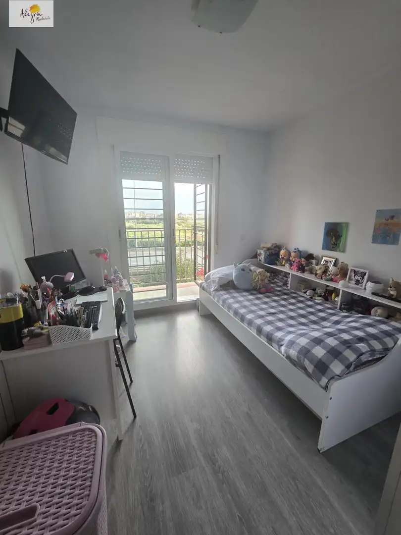 Dormitori de Apartament en venda en Paterna amb Aire condicionat, Traster i Moblat