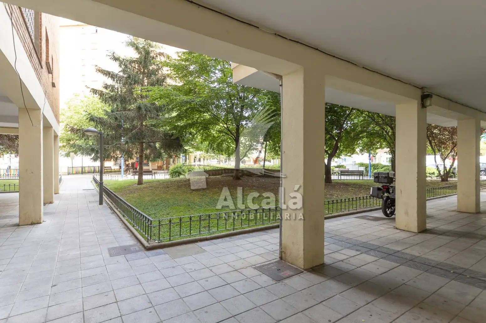 Vista exterior de Piso en venta en Azuqueca de Henares con Aire acondicionado, Jardín privado y Domótica