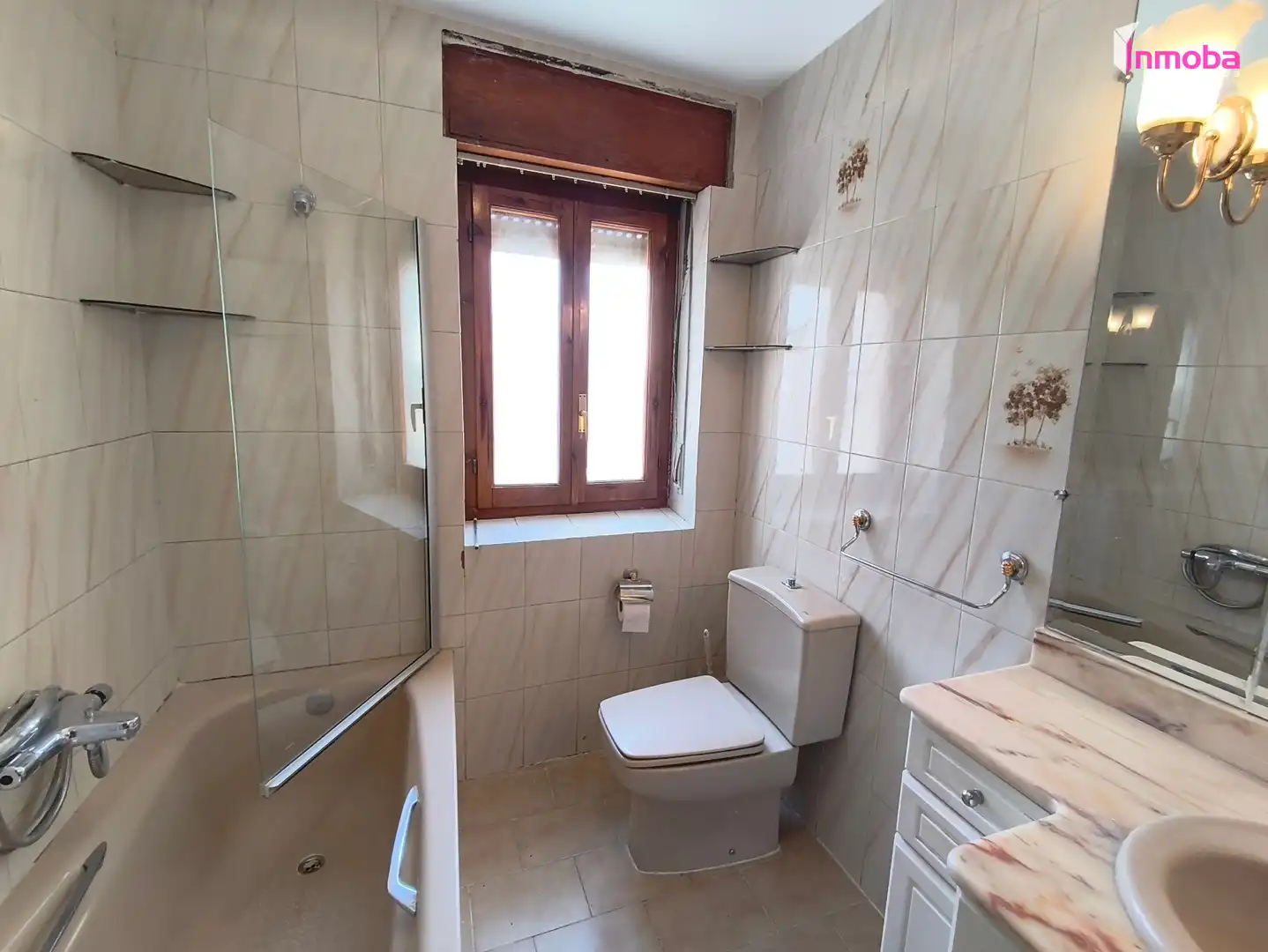 Badezimmer von Wohnung zum Verkauf in Aranda de Duero mit Heizung, Parkett und Balkon