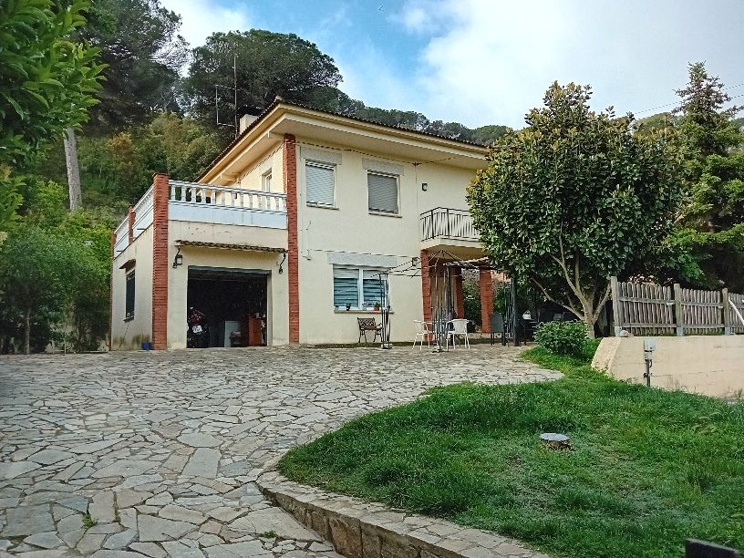 Vista exterior de Casa o chalet en venta en Vilanova del Vallès