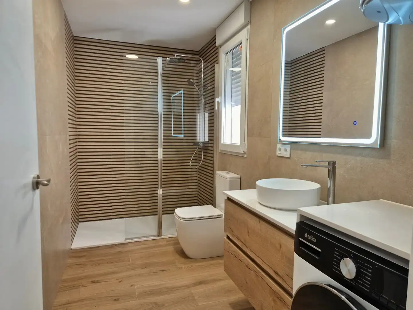 Baño de Piso en venta en La Pobla de Vallbona con Aire acondicionado y Terraza
