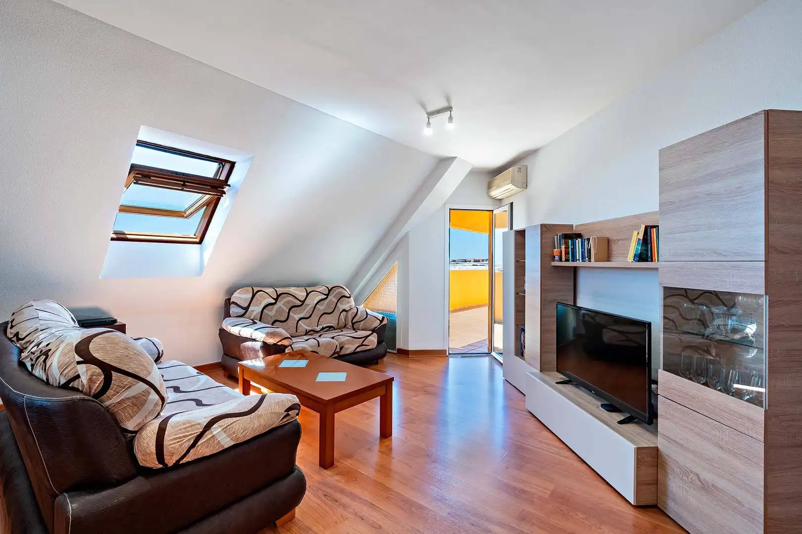 Living room of Flat for sale in Roquetas de Mar  with Air Conditioner, Parquet flooring and Terrace