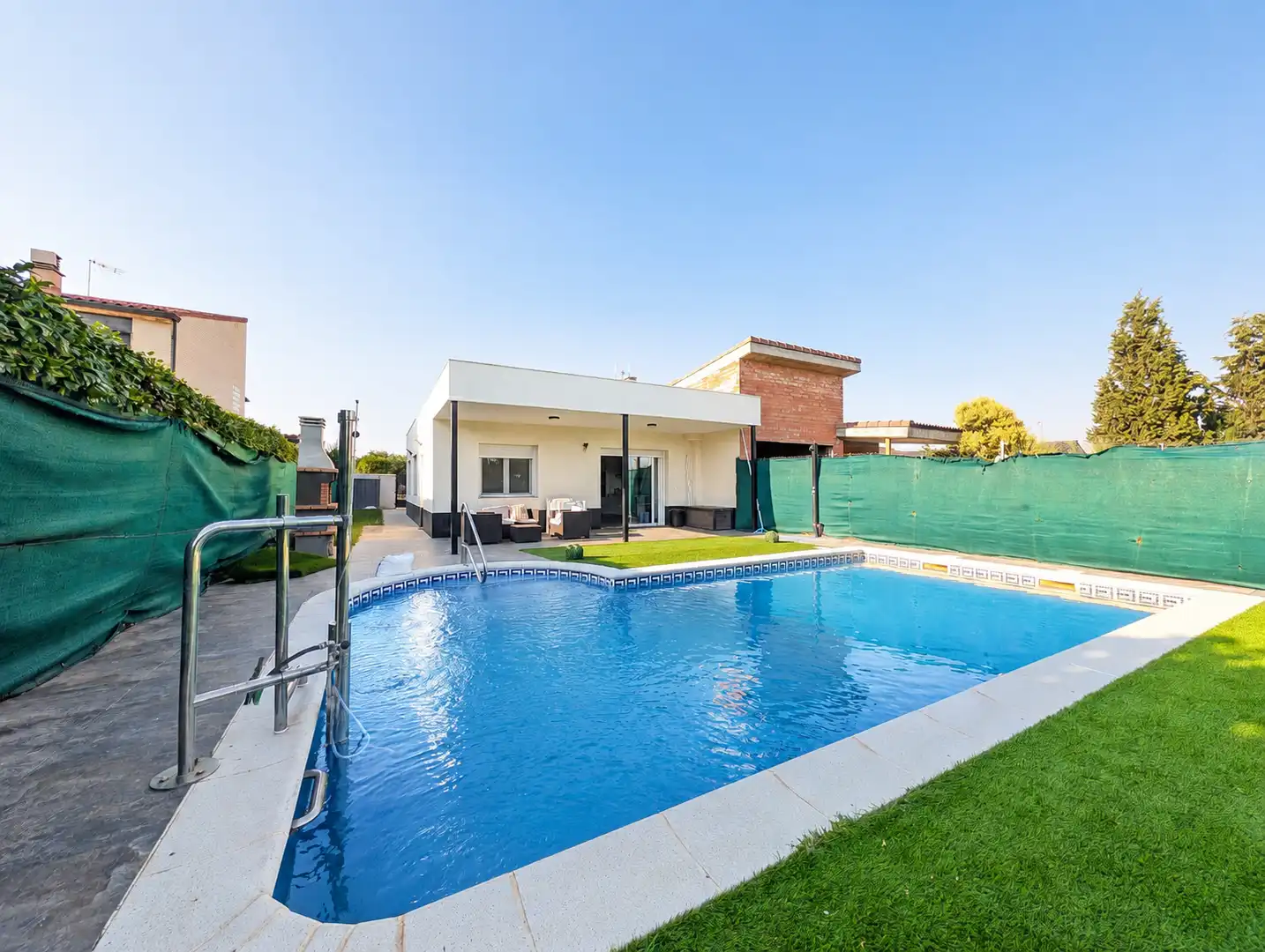 Piscina de Casa o xalet en venda en Zuera amb Aire condicionat, Calefacció i Jardí privat