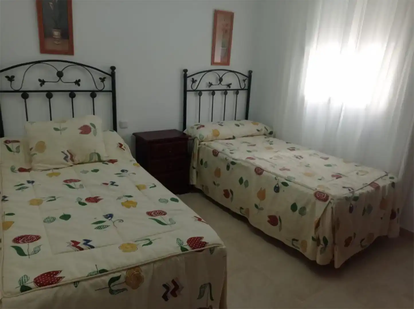 Dormitori de Pis de lloguer en Chipiona amb Jardí privat, Piscina i Moblat