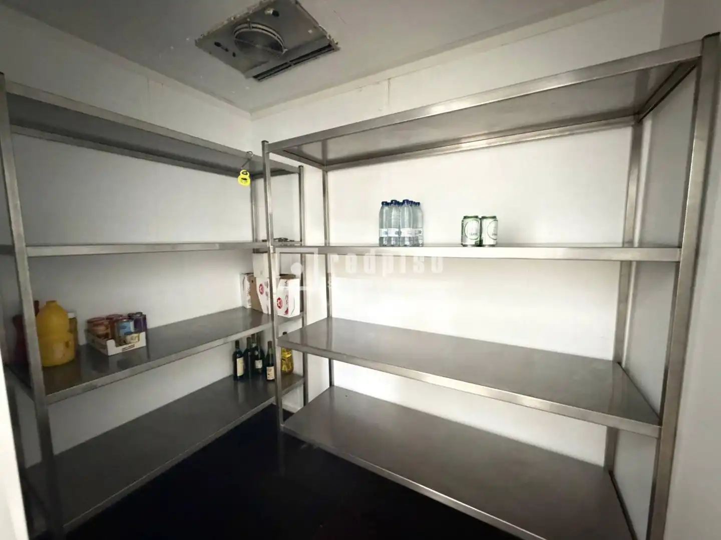 Cocina de Local en venta en Alcalá de Henares con Terraza y Alarma