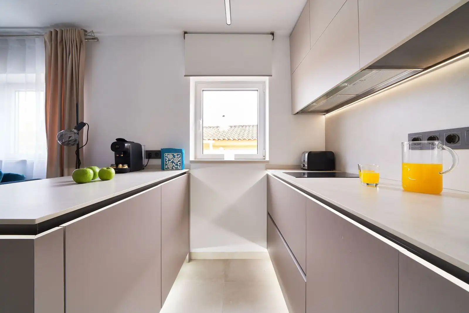 Cocina de Piso en venta en Marbella con Aire acondicionado, Amueblado y Microondas